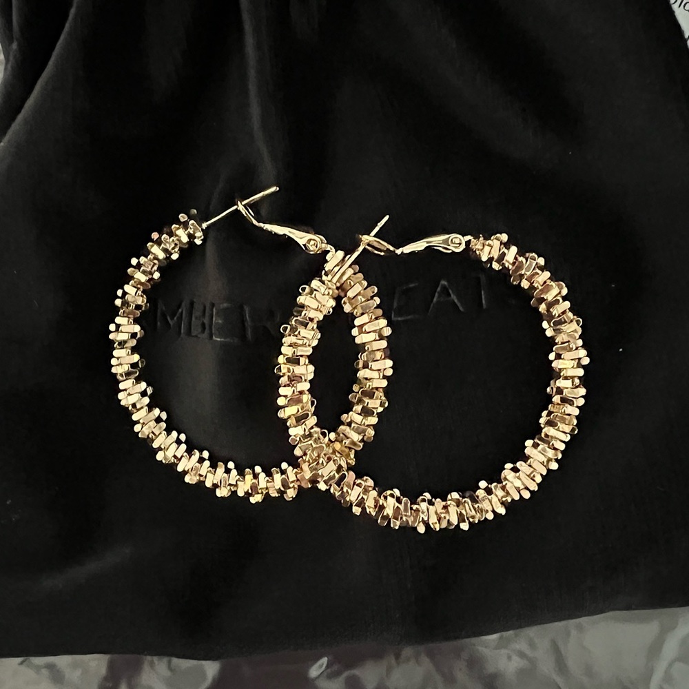 Textured hoop earrings Amber Sceats